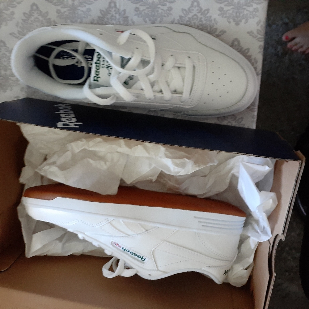 Reebok sneakers woman